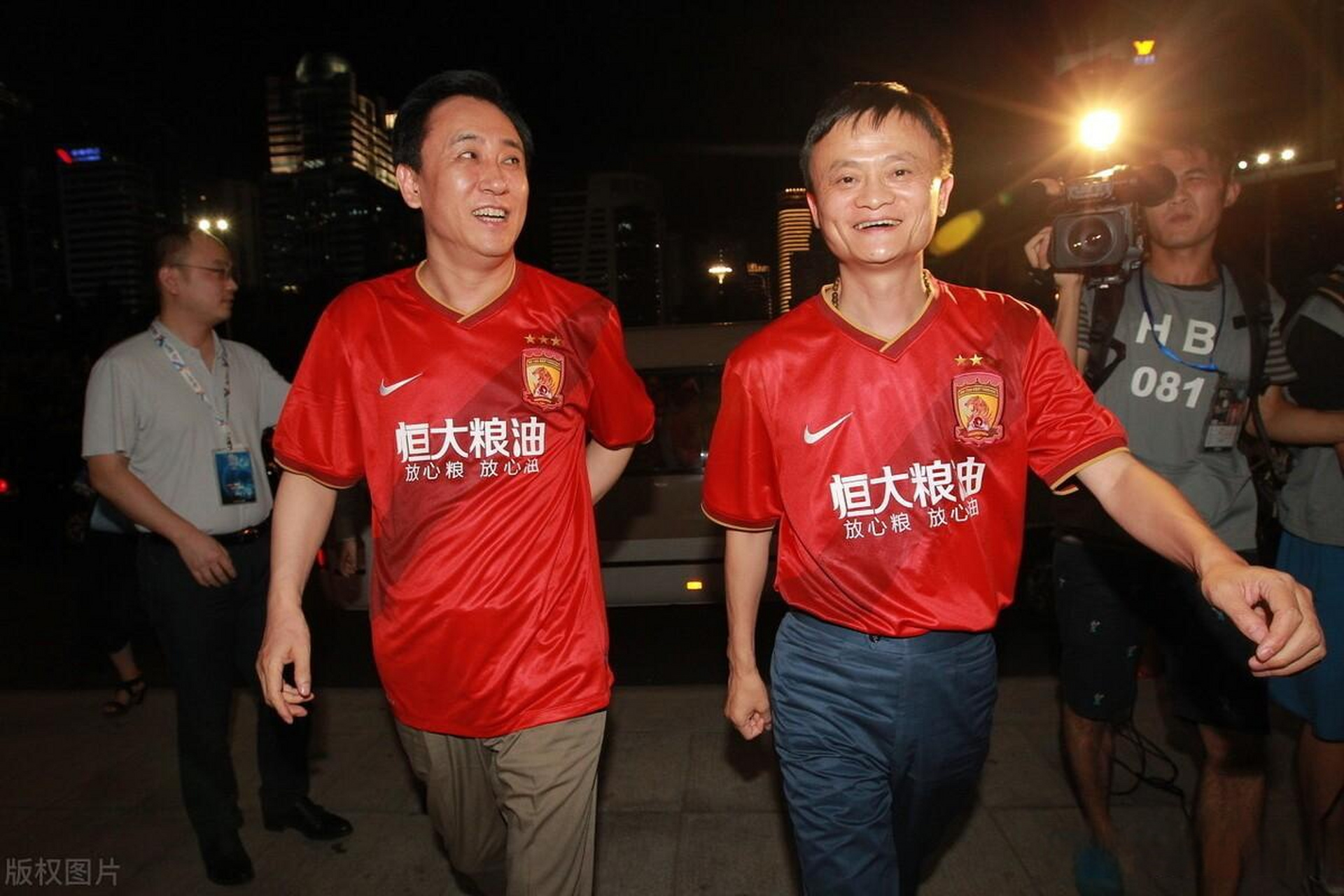 包含赛地聚焦——意甲冲刺阶段热度飙升，埃因霍温豪取连胜，球迷炸锅，数据趋势出现新变化的词条-亚博电竞