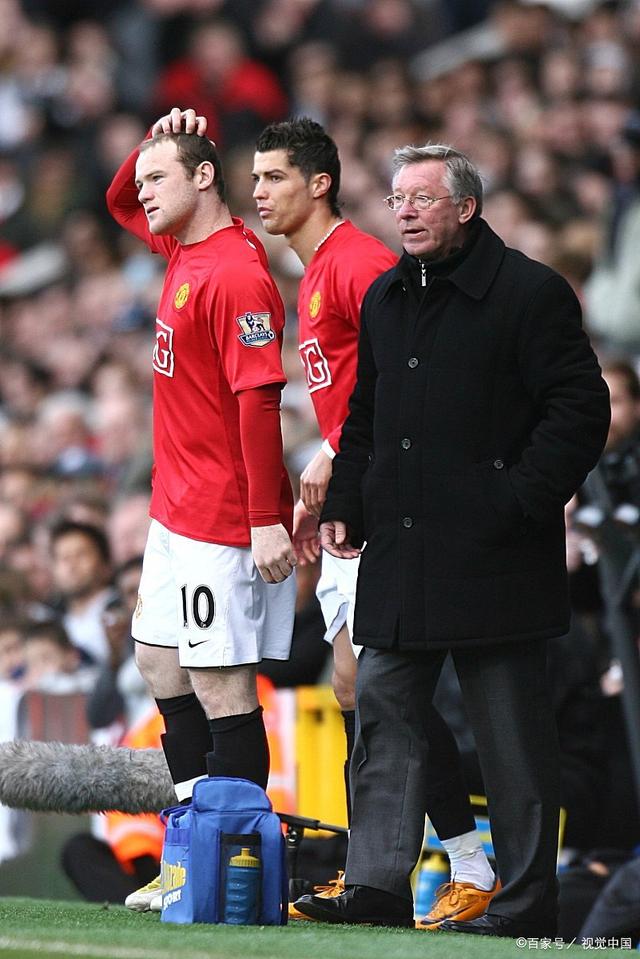 曼联训练开放日，窗口期内部沟通引欢呼，NBA总决赛在即，训练强度明显提升(曼联官方视频上一次曼联前往都灵踢比赛)-亚博体育