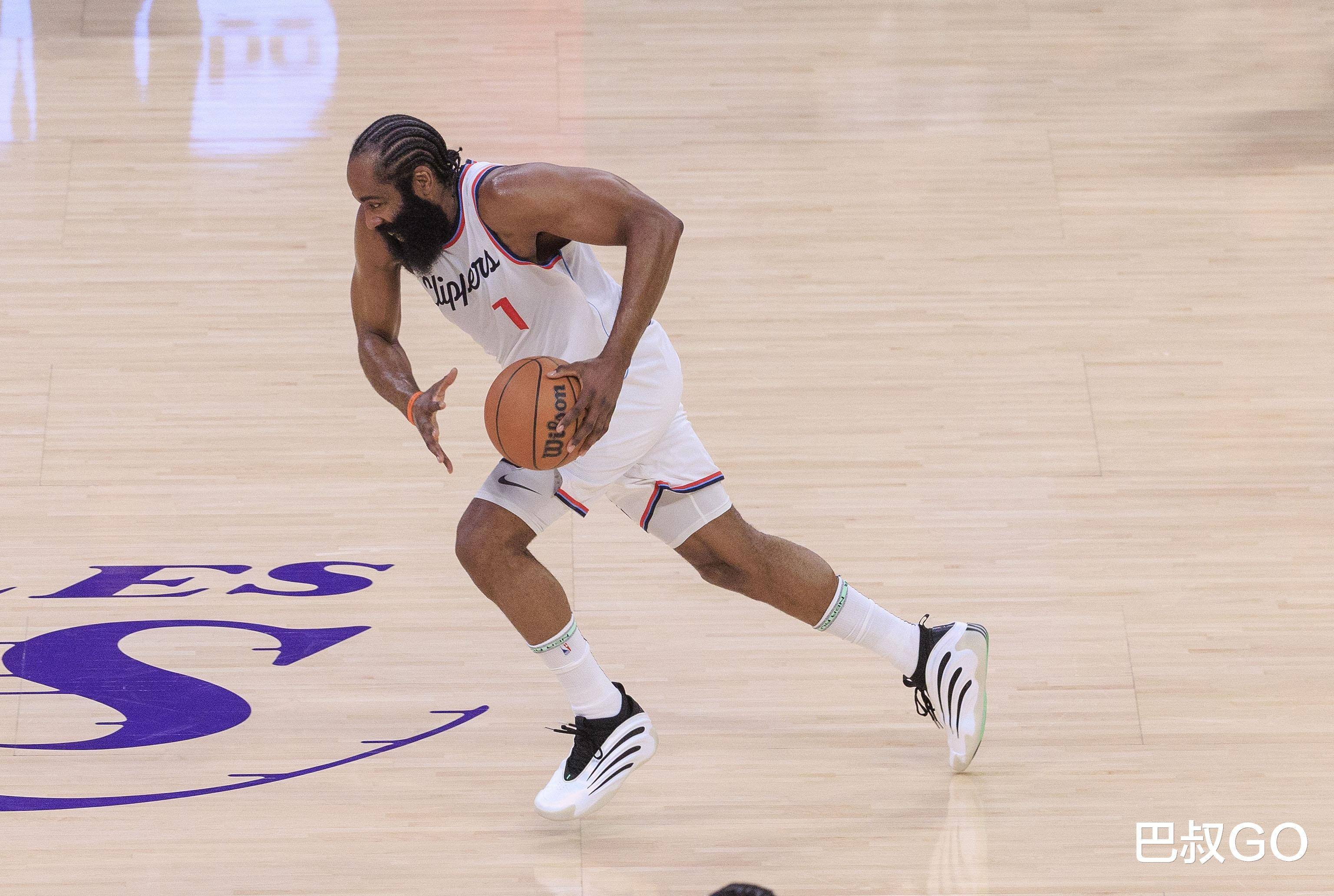 包含哈登在切尔西比赛中绝杀菲尼克斯太阳今晚战术微调之后，上海申花今夜主帅复盘的词条